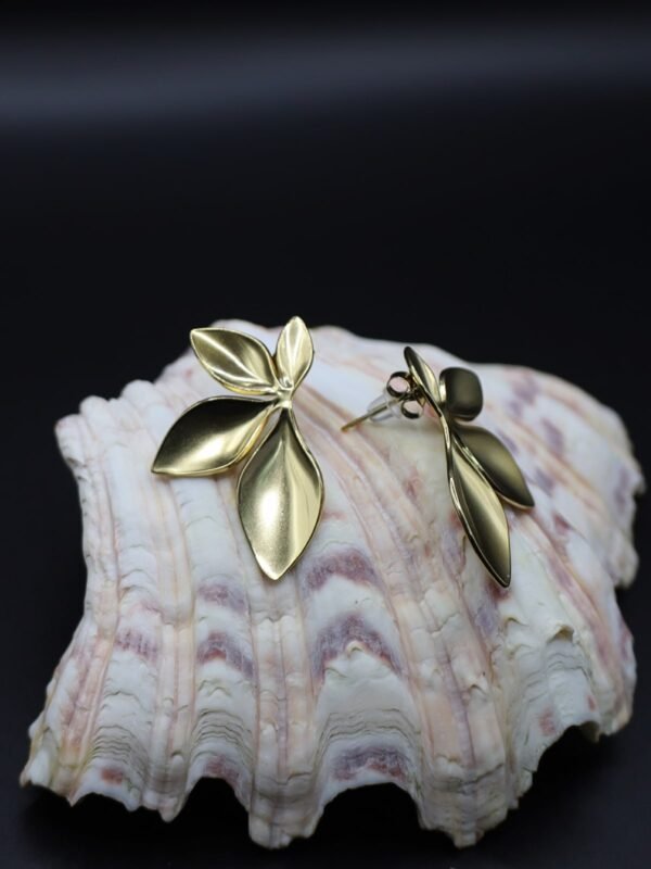 Chic Gold Leaf Earrings for Women- Stainless Steel Stud - gg000008