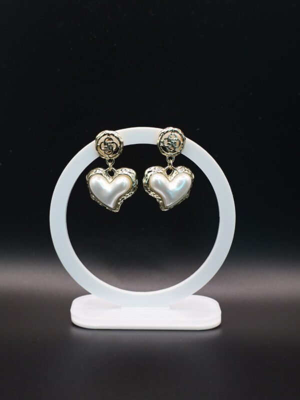 Flower on Stud & White Dangling Heart Earrings - gg000023