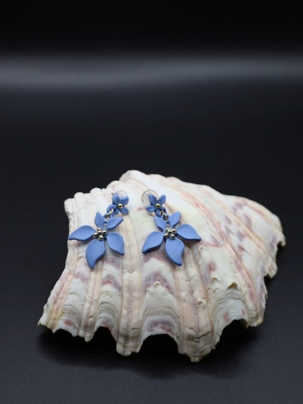 Irregular Flower Drop Earrings in Blue Zinc Alloy - gg000014