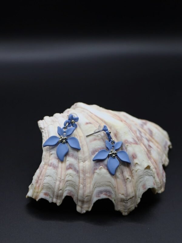 Irregular Flower Drop Earrings in Blue Zinc Alloy - gg000014