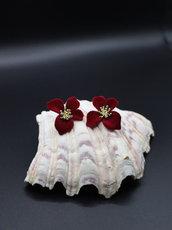 Irregular Red Flannel Flower Stud Earrings for Women - gg000010