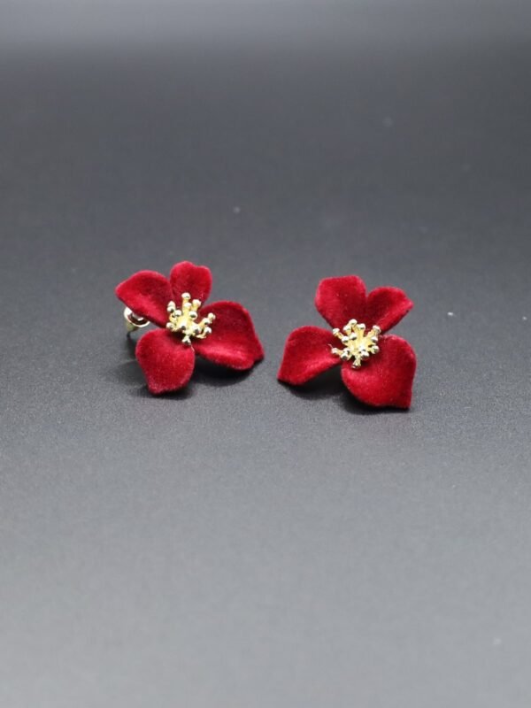 Irregular Red Flannel Flower Stud Earrings for Women - gg000010