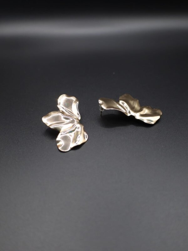 minimalist-half-flower-stud-earrings-gg000042