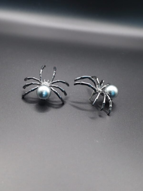 Trendy Halloween Black Spider Pearl Earrings