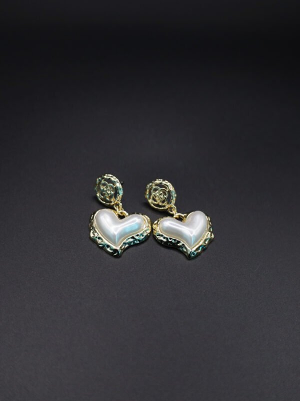 White Flower on Stud & Dangling Heart Earrings